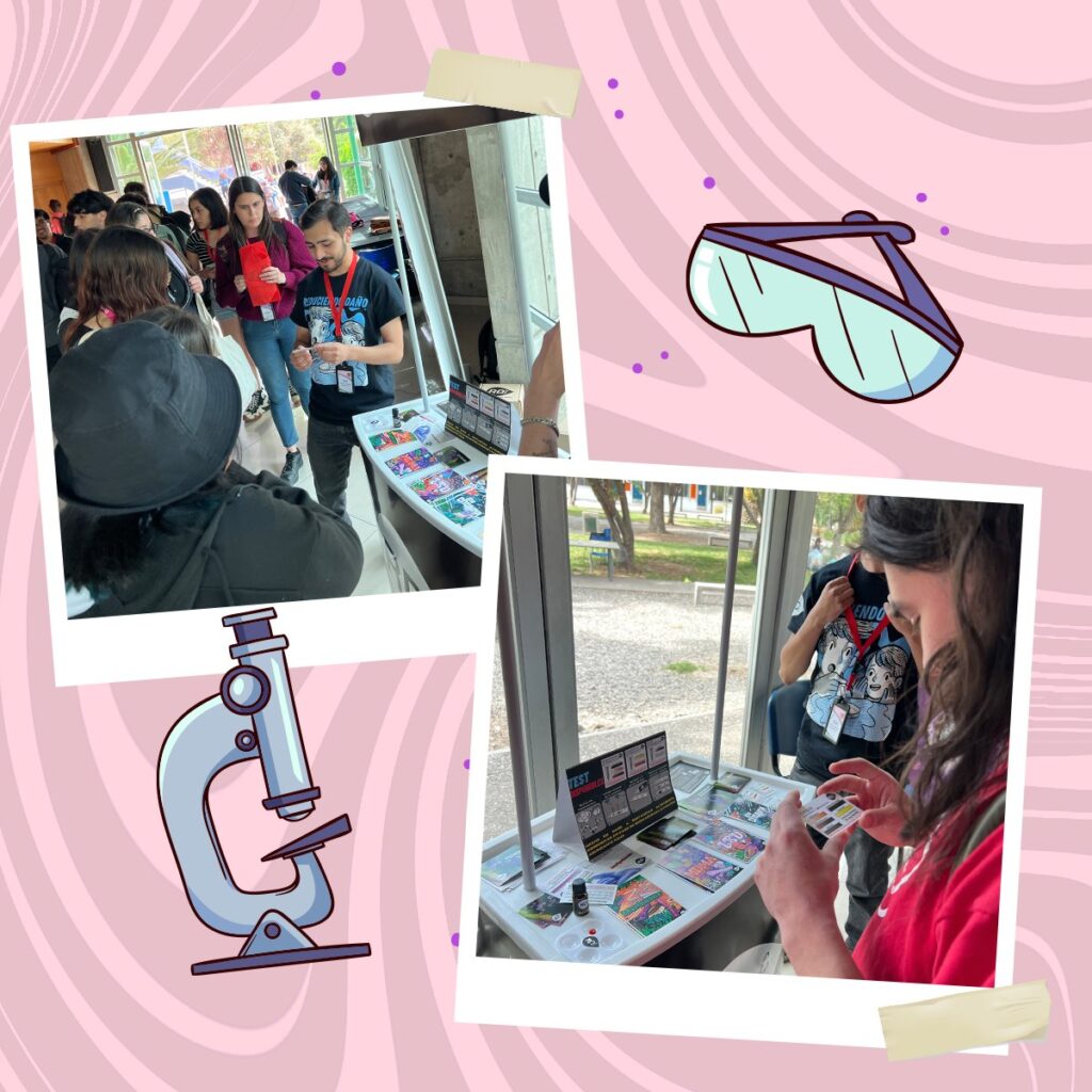 Estudiantes revisando material sobre tiras reactivas en el stand de Reduciendo Daño, CONEQyF 2022.